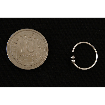 Kolczyk z ciemnego srebra na chrząstkę małżowiny kn151 - 0,2g.